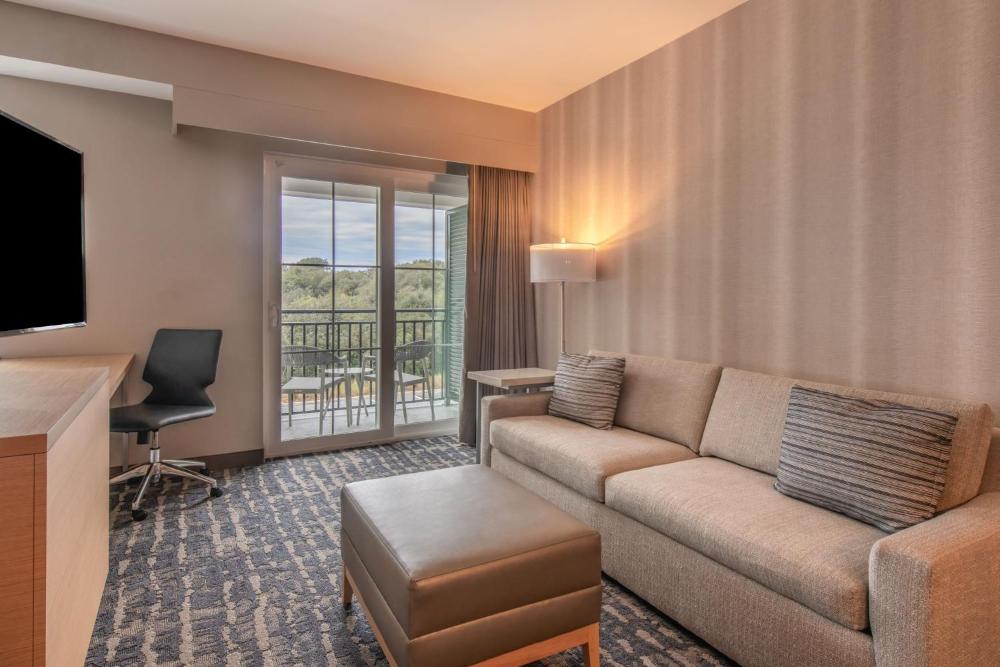 Studio, Island View, One King Bed and Sofa Bed interior